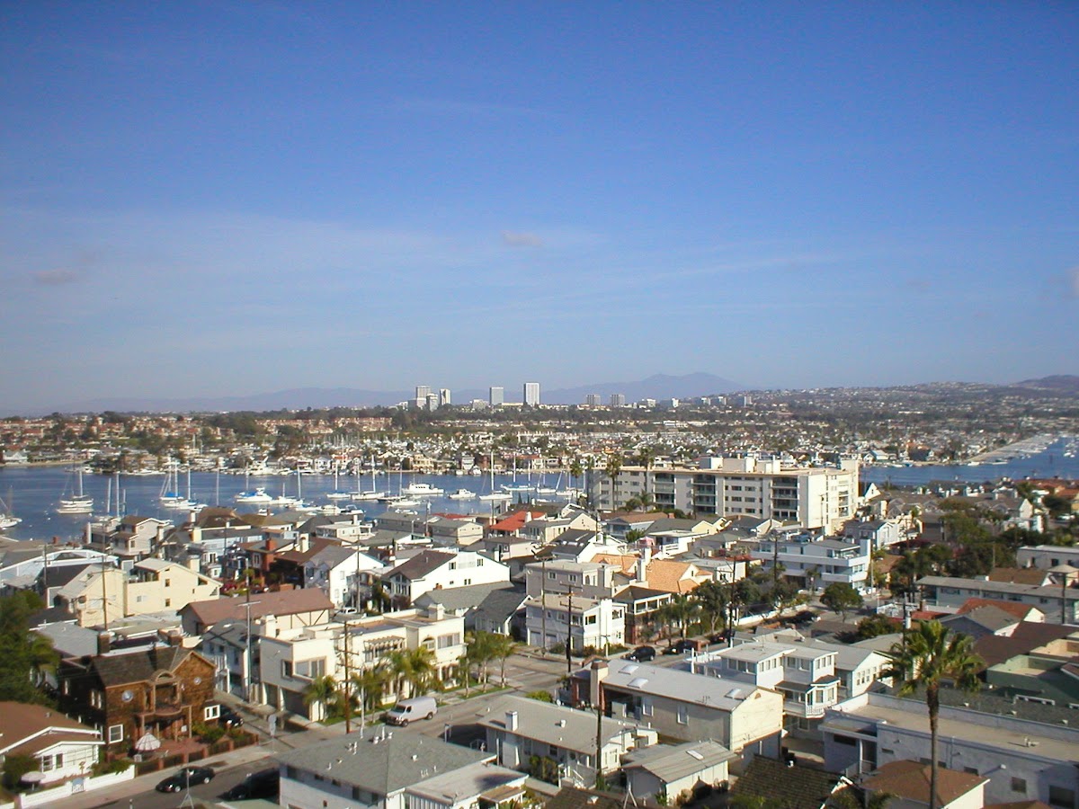 Balboa Peninsula Free Trolley