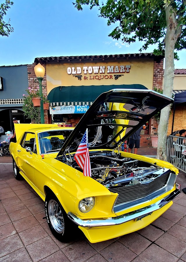 Garden Grove Friday Classic Car Show